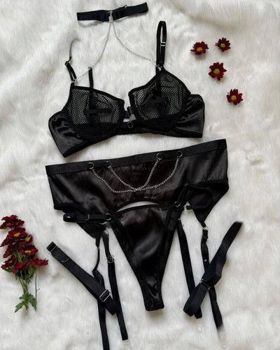 ست لباس زیر فانتزی زنانه