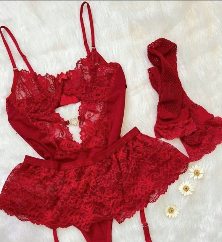 ست لباس زیر فانتزی زنانه