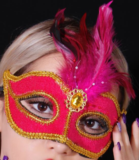 نقاب بالماسکه