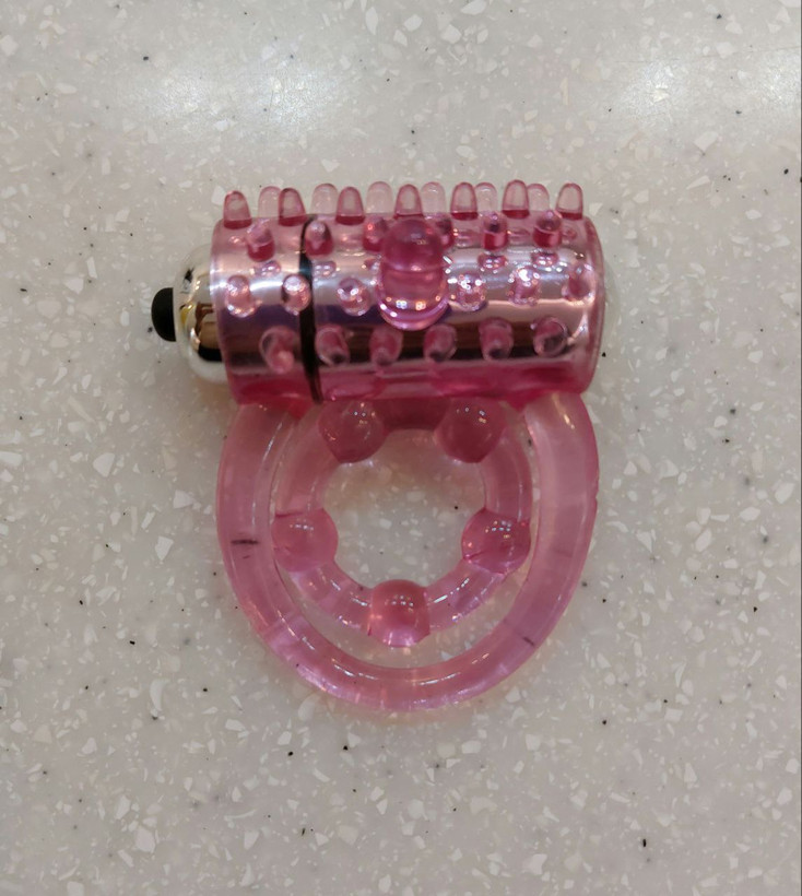 ویبراتور حلقه ای دور آلت مردانه