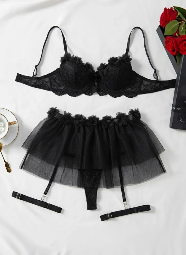 ست لباس زیر فانتزی زنانه